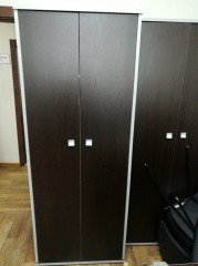 Офисный шкаф для верхней одежды